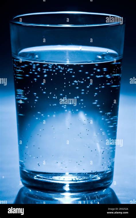 Glass water with air bubbles Stock Photo - Alamy