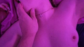 Petite Salope Gémit Trop Fort Se Fait Baiser Hardcore et Jouir Sur SA Chatte POV Pornhub