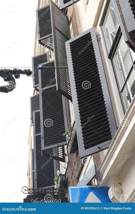 Den Haag skyline stock image. Image of gebouw, skyline - 85559613