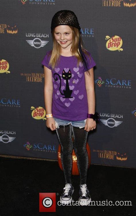 Emily Alyn Lind | Photos and Videos | Contactmusic.com