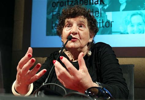 Margo Glantz La Escritora De Zapatos Bonitos Y De Los Tuits