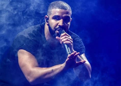 Watch Drake Sings Argentinas Fifa World Cup Anthem Muchachos In