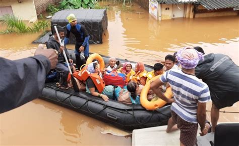 Maharashtra Flood 14 Dead After Boat Capsizes In Maharashtra State