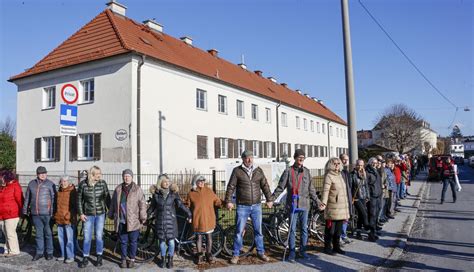 Siedlung Droht Abriss Wollen Nicht Hinaus Menschenkette Als