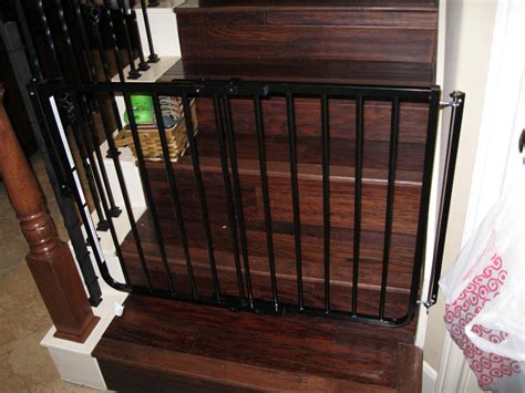 Best And Safest Baby Gates For Stairs And Banisters In Houston Tx