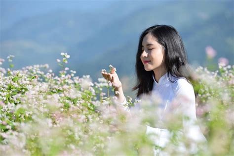Hot girl tuổi Rồng chụp ảnh thẻ không hạ được nhan sắc là ai
