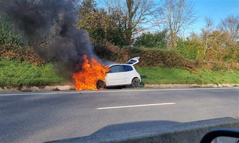 Cherbourg En Cotentin Une Voiture Prend Feu Sur L Axe Nord Sud