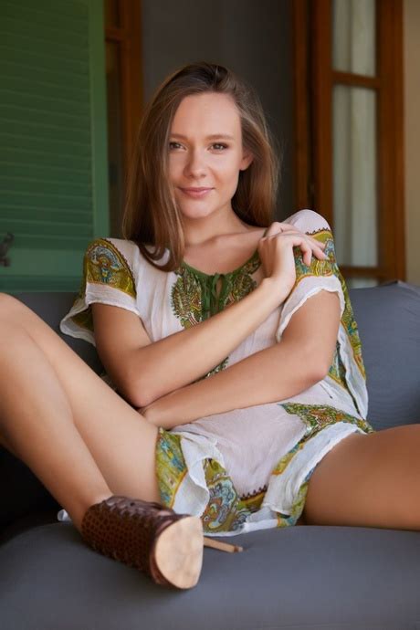 Adorable American Teen Mirabella Shows Her Lovely Labia Her Gorgeous Tits CoedCherry