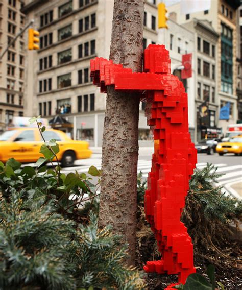 NYC Art Gallery Exhibits: Nathan Sawaya "The Art of the Brick"