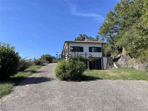 Casa Indipendente In Vendita In Localit Le Tufa S N C Gradoli