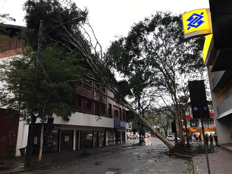 Blumenau Amanhece Mais De 55 Mil Unidades Consumidoras Sem Energia