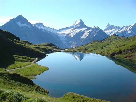 Picture of the Day: A Lake in the Mountains » TwistedSifter