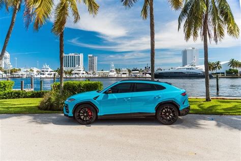 2022 LAMBORGHINI URUS - MIAMI BLUE