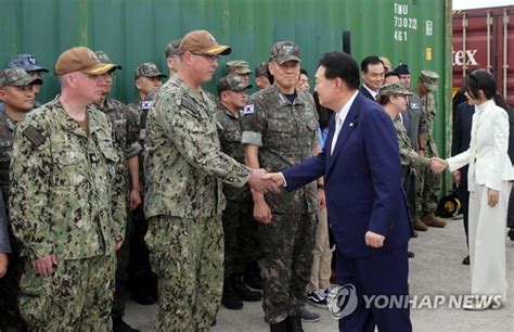 尹 외국정상 첫 미국 핵잠수함 승선 북한 위협에 압도적이고 결연히 대응