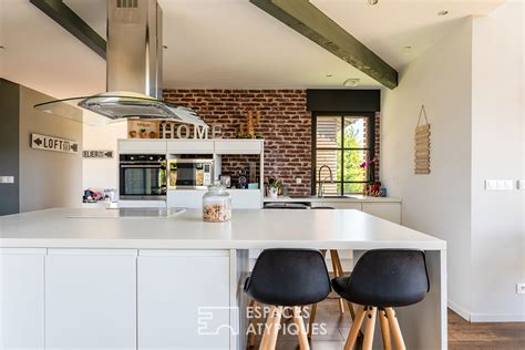 Vente Maison d architecte en ossature bois à BOURG ACHARD 256 m2