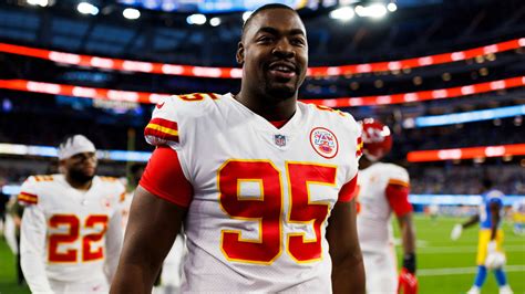 Dl Chris Jones Extension On Chiefs Gm Brett Veachs To Do List Well