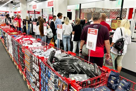 Bei MediaMarkt In Dresden Sind Am Samstag 19 8 Hunderte Artikel Mega