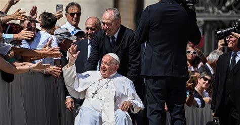 Pope Francis Jalani Pembedahan Hernia Hari Ini Berita Harian