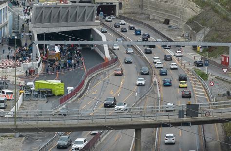 Dritte Fahrspur in der dritten Gubrist Röhre geht in Betrieb