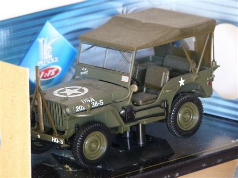 Miniatura Jeep Willys Militar Solido Raro Na Caixa R