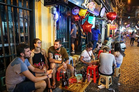 Ta Hien Street Foreigner Beer Street In Hanoi Hanoi Local Tour