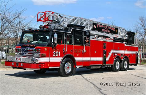 Pierce Velocity aerial ladder « chicagoareafire.com