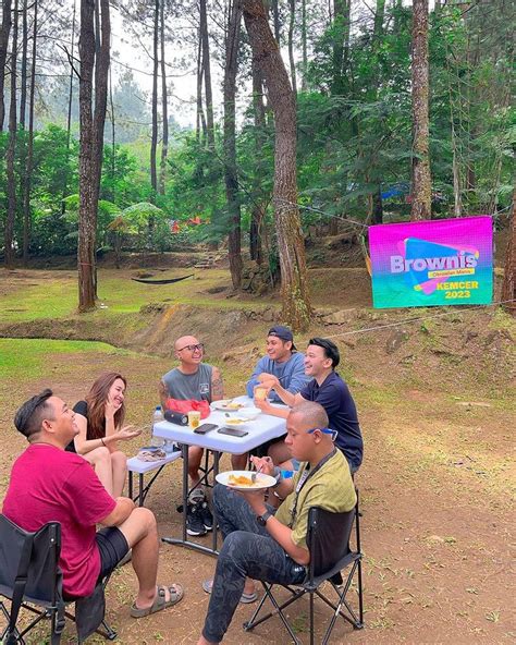 7 Potret Ayu Ting Ting Ikut Kamping Bareng Ruben Dan Wendy