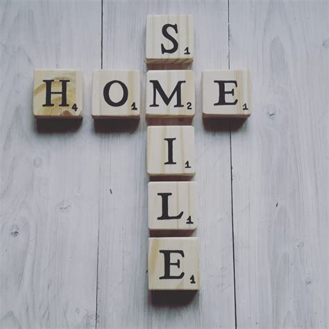 Scrabble en bois naturel brut blanc Style Le Naturel Décoration nordique