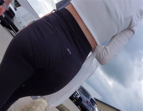 Nice Ass With Vpl In Black Leggings Oc Spandex Leggings Yoga Pants Forum