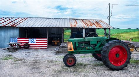 920 Farm Tractor Shed Stock Photos Pictures And Royalty Free Images