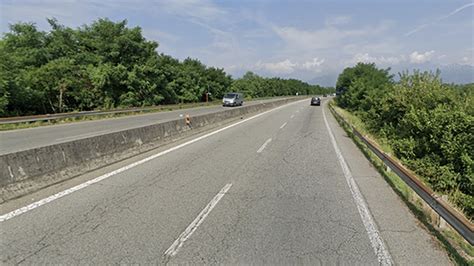 Allarme In Superstrada Per Un Bidone Sulla Carreggiata Cronaca