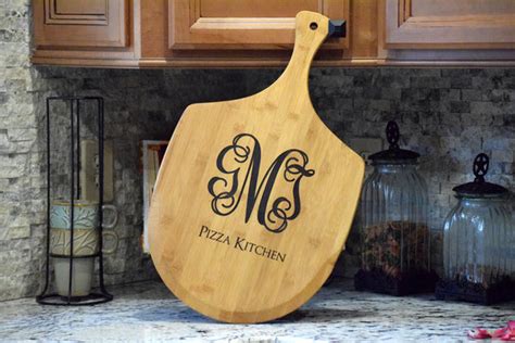 Personalized Pizza Paddle - bamboo cutting board - pizza pan – Country ...