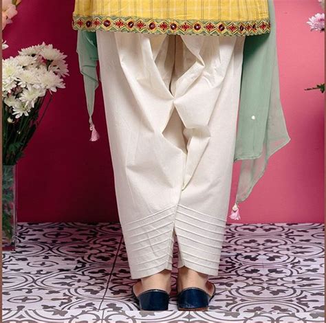 Pin By Fozia Shahbaz On Trousers And Shalwars Pants Women Fashion