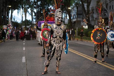 ¡fotos Así Fue El Desfile De Catrinas En Xalapa 2021 México Desconocido