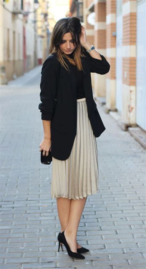 What To Wear With A Pleated Skirt Complete Guide For Women Artofit