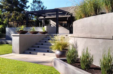 Modern Retaining Wall Modern Backyard Garden Concrete Retaining Wall Flower Bed Modern