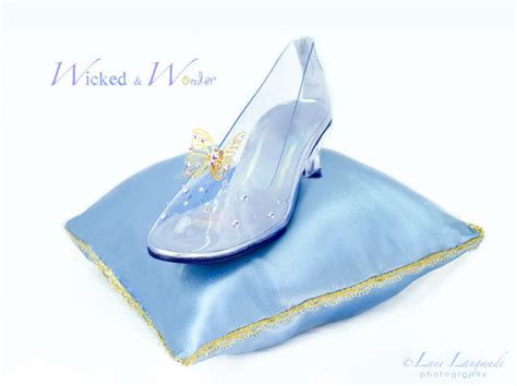 Cinderella Glass Slipper Drawing at GetDrawings | Free download