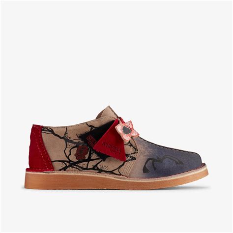 Stranger Things Desert Trek Youth Sand Dark Interest Zapatos Clarks Originals