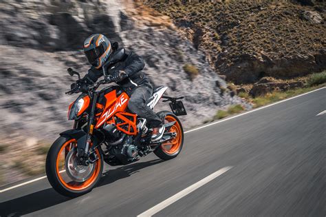 2017 Ktm Duke 390 Unveiled At Eicma 2016