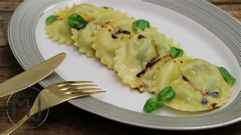 RAVIOLIS DE ESPINACAS Y RICOTTA Cómo hacer ravioles caseros YouTube