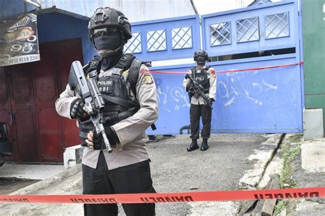 Polisi Geledah Tempat Terduga Teroris Di Bekasi Republika Online