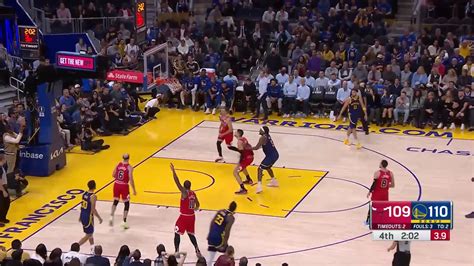 [Highlight] Draymond Green hits the tough clutch three over DeRozan : r/nba