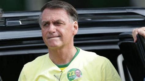 Governo Bolsonaro Fez 8 Tentativas Para Ex Presidente Ficar Com Joias