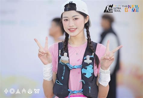 Hot girl Vy Phan chạy giữa rừng runner nam Thu Hiền 1 tháng dự 3 giải từ Bắc vào Nam