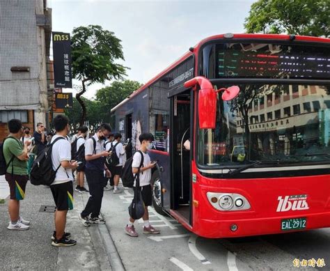 Re 新聞 評估2至3成民眾改搭輕軌高市交局減少168 看板 Bus 批踢踢實業坊