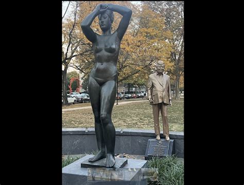 Donald Trump statue pops up in Philly park – and is quickly removed ...