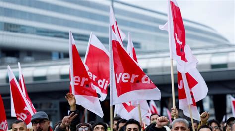 Strike at German Airports Grounds Nearly 300,000 Passengers | NTD