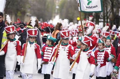 La Tamborrada Infantil Toma Las Calles De Donostia