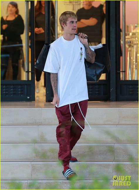 Justin Bieber Goes Casual For Weekend Shopping Trip Photo 3963695