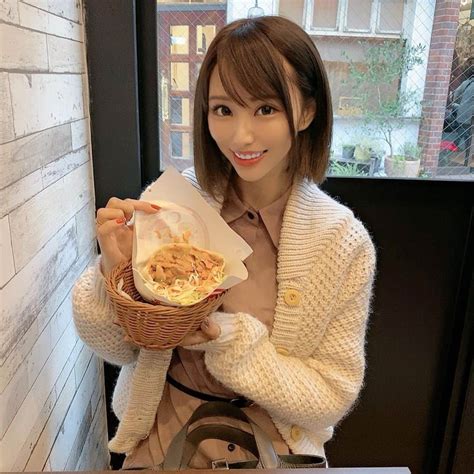 一ノ瀬恋さんのインスタグラム写真 一ノ瀬恋instagram「kebab💗 美味しかったー💋 辛口×ハラペーニョトッピング😍